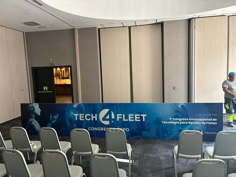 Fabricación de trasera en cartón pluma impreso con UV por Grupo SPI